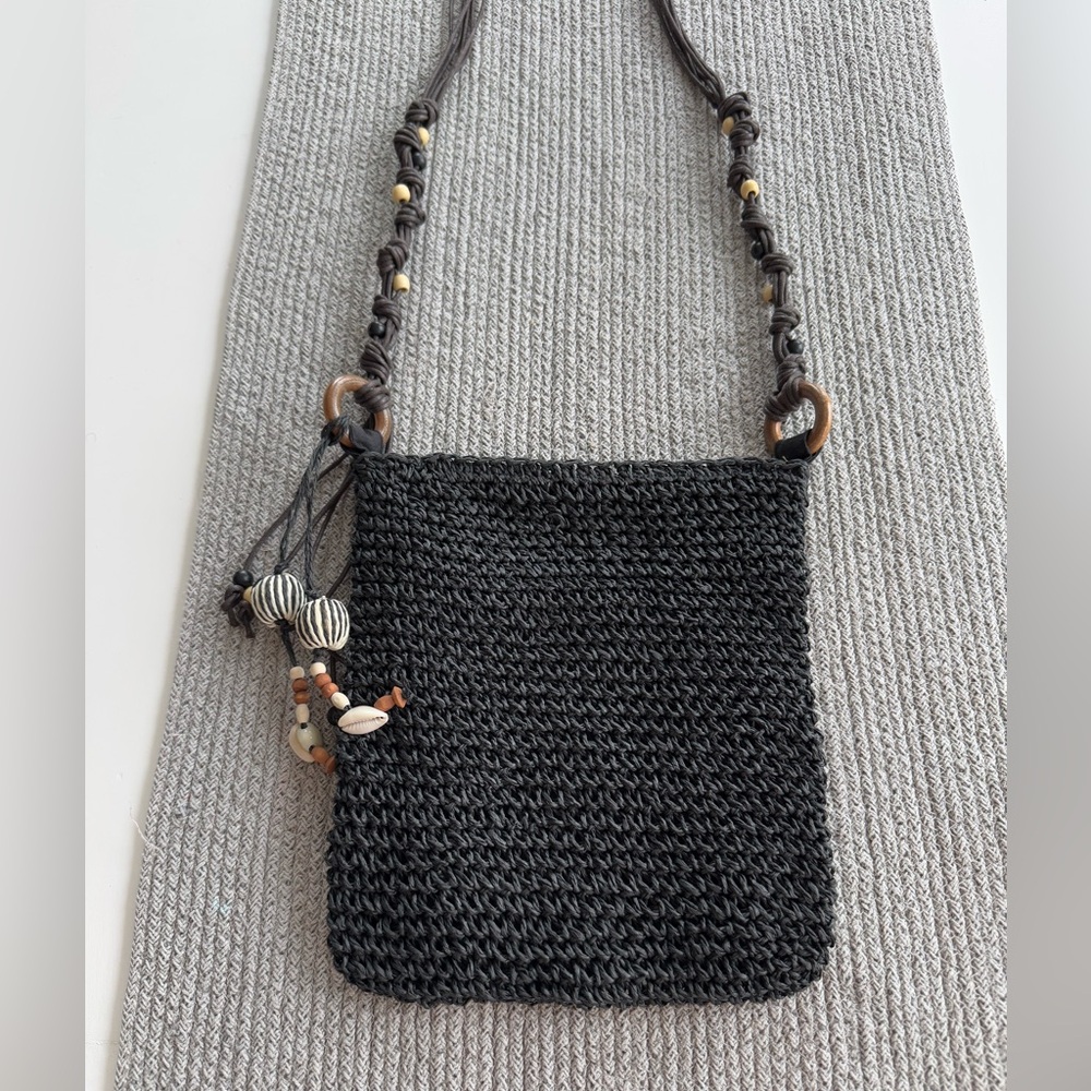 Sun n’ Sand Black Raffia Beaded Shell Crossbody Purse for Vacation Travel Beach
